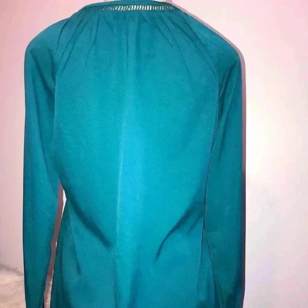 Rebecca Malone Women's Size Small Boho Long Sleeve Teal Blouse NEW - Picture 2 of 6